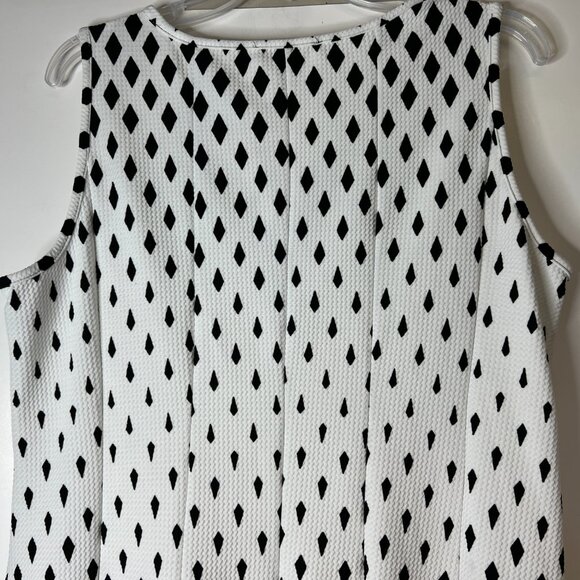 HAANI Woman Size 2X Flare Dress White Black Diamond Pattern Sleeveless Keyhole - Picture 6 of 6